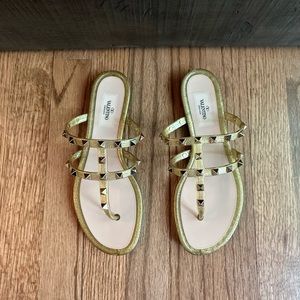 Valentino Garavani | Gold Rockstud Flat Rubber Sandal Size Eu 38 Us 8 - NEW